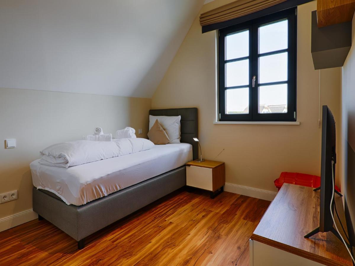 Reetland Am Meer - Premium Reetdachvilla Mit 3 Schlafzimmern, Sauna, Kamin Und Massagesessel F05 Dranske Eksteriør bilde